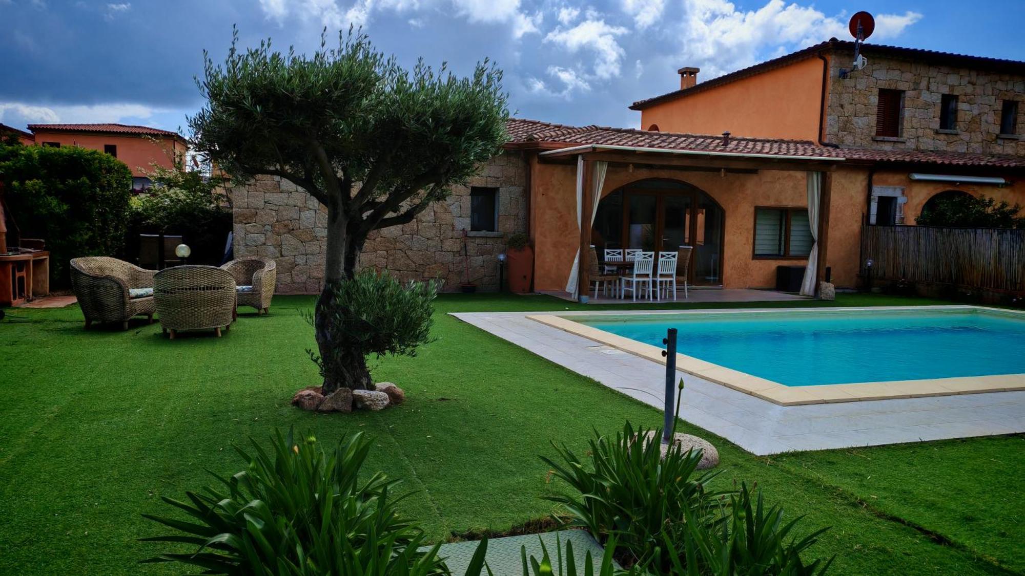 Villa Paola San Teodoro Con Piscina Privata Lu Lioni Exterior foto